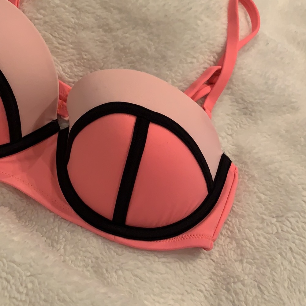 Victoria’s Secret “The Flirt Bandeau” - Picture 4 of 14